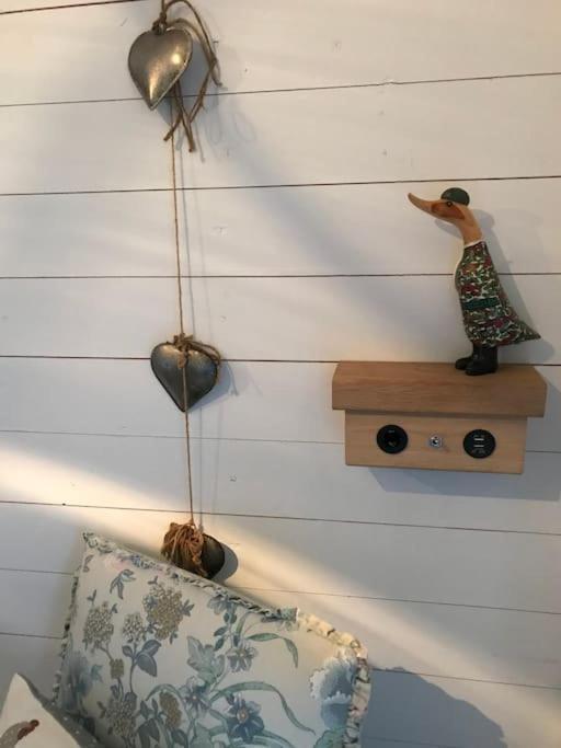 Apartemen Woodpecker Shepherd Hut With Private Facilities Newmarket Cb8 Cambridge (Cambridgeshire)