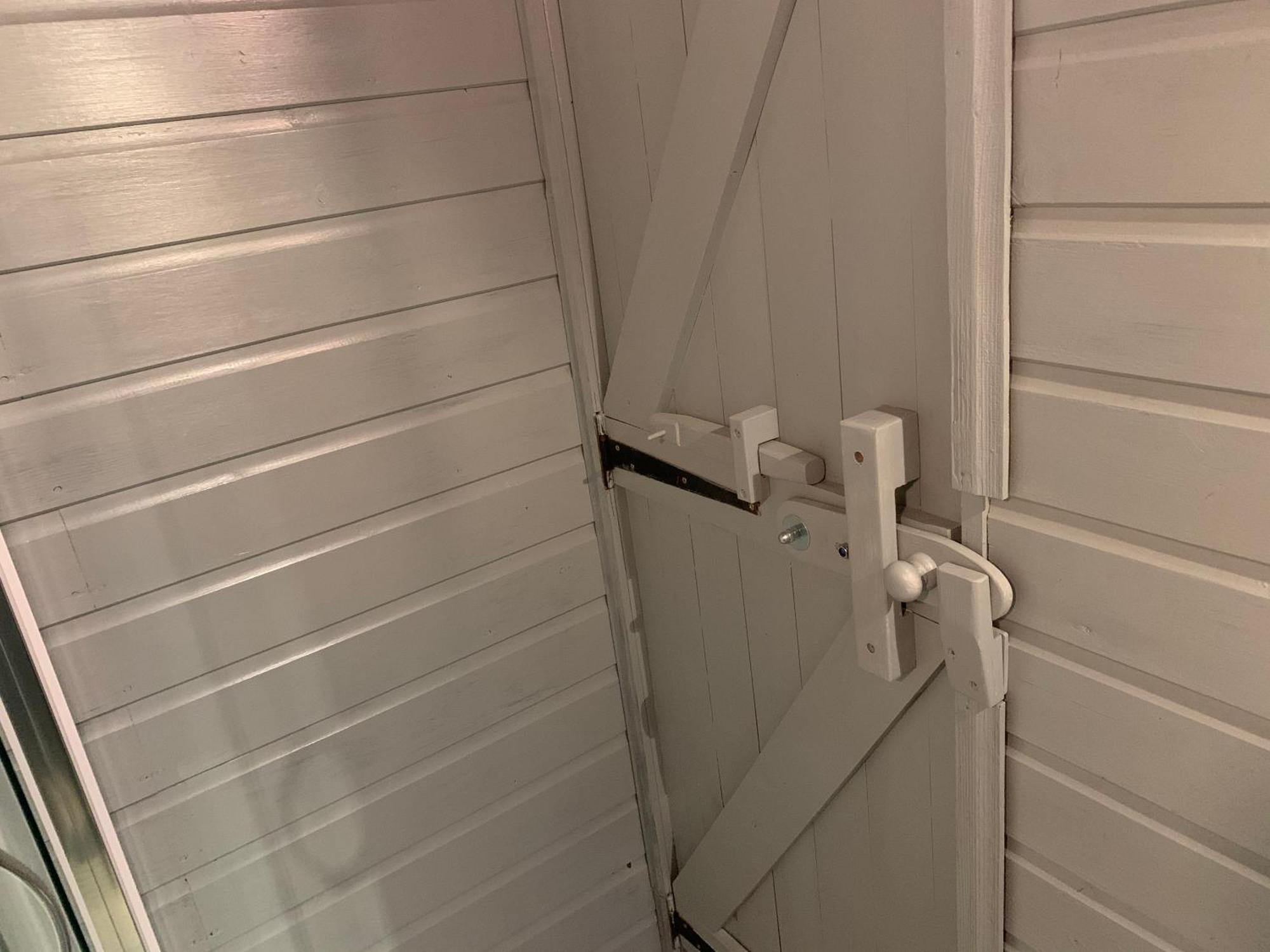Apartemen Woodpecker Shepherd Hut With Private Facilities Newmarket Cb8