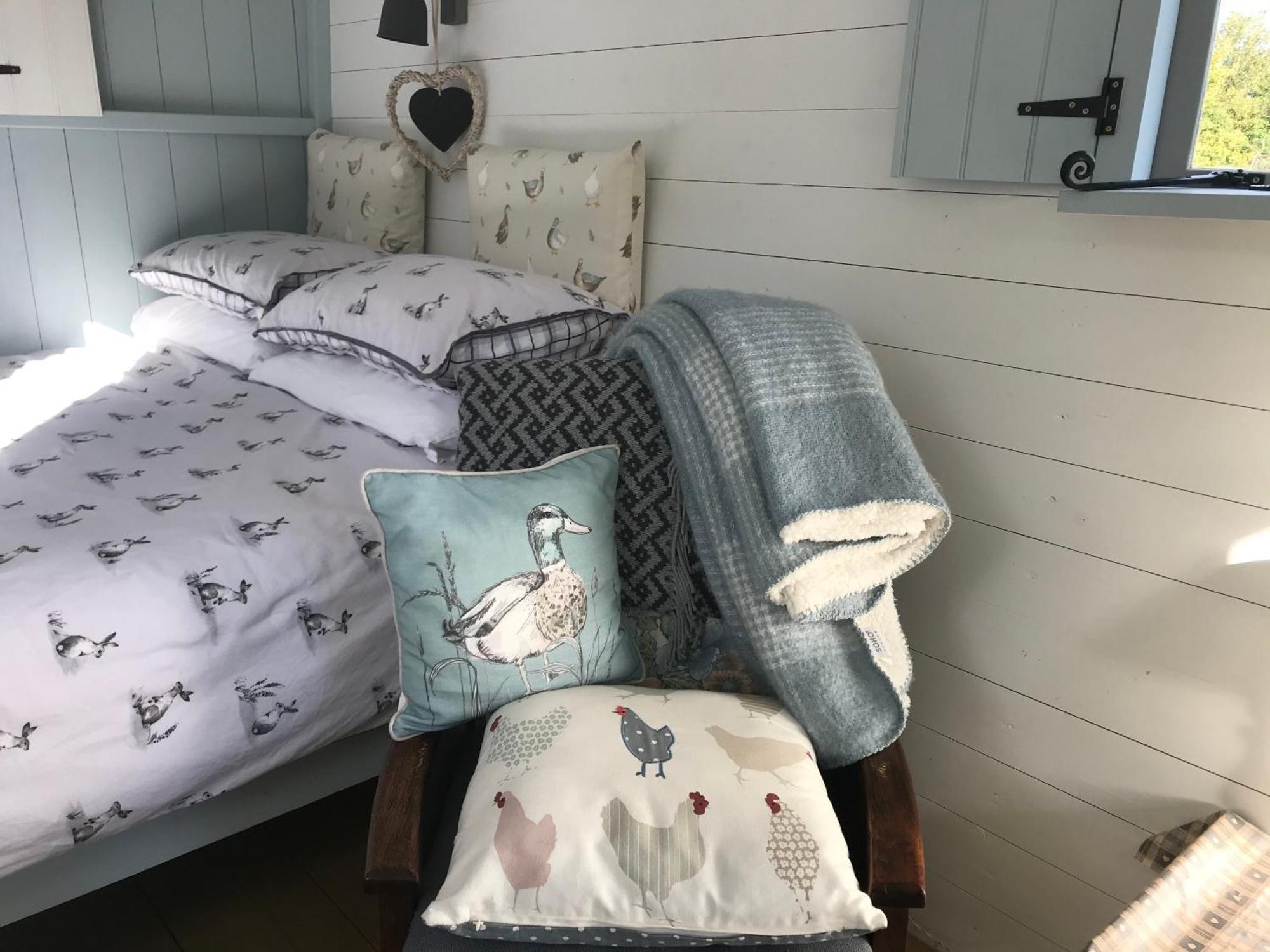 Woodpecker Shepherd Hut With Private Facilities Newmarket Cb8 Apartemen Cambridge (Cambridgeshire)